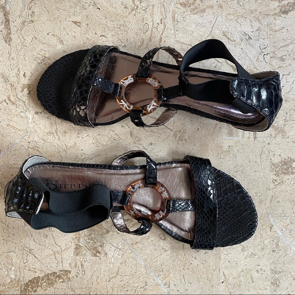 Casual Black Sandal Comfort Open Toe Low Wedge Elastic Ankle Strap Size 10 M